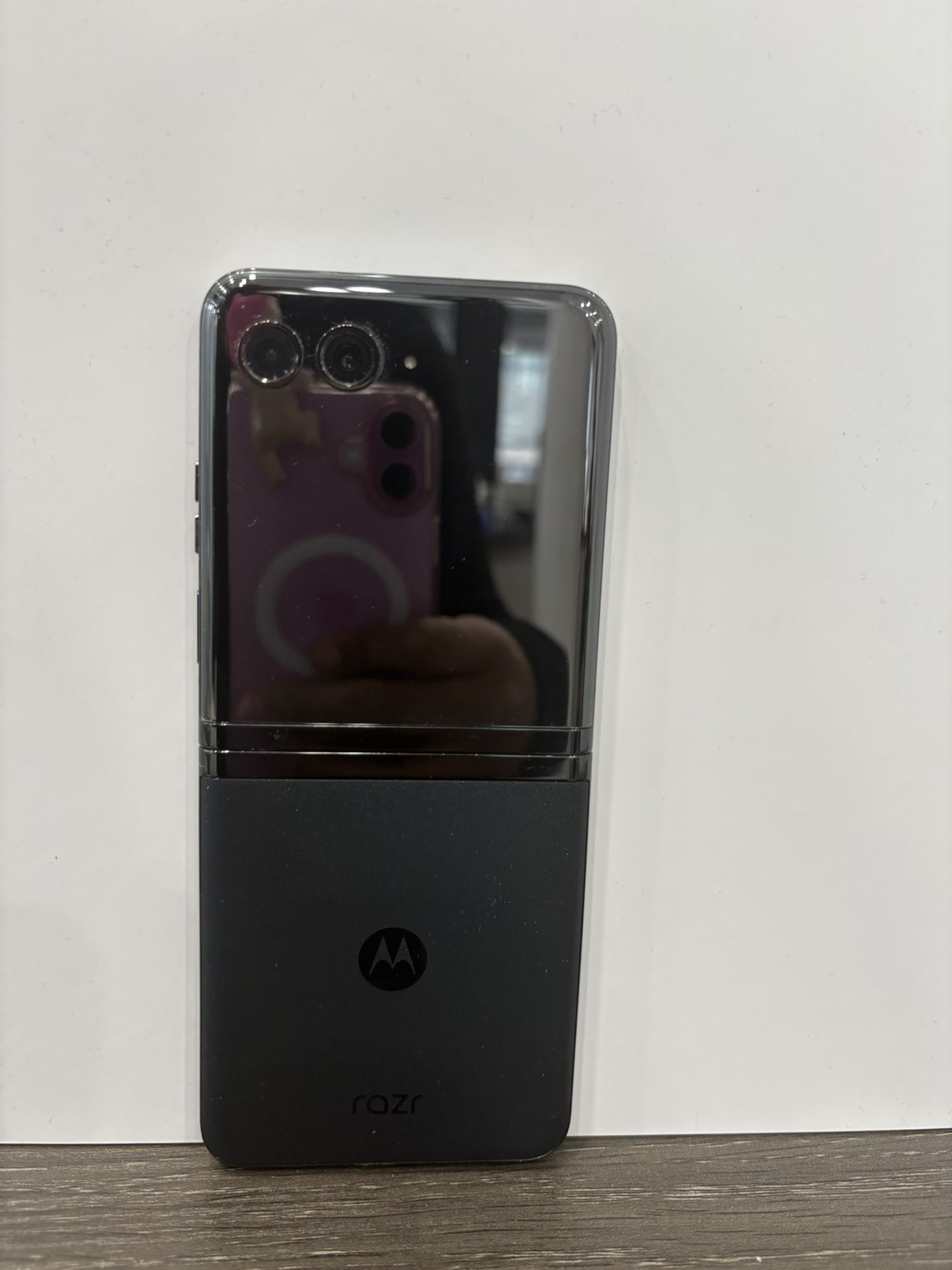 Motorola Cell Phone Razr 20