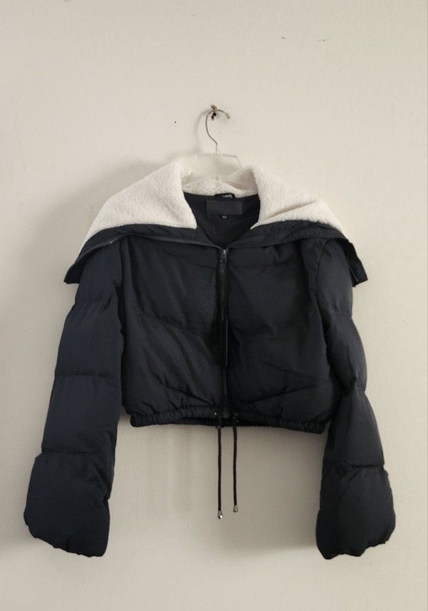 Blank NYC “Open Mic” Puffer Jacket. Size :XS Color: Navy Blue/Ivory 