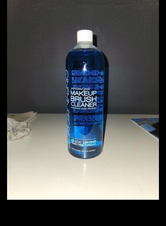 Cinema Secrets Brush Cleaner 32oz