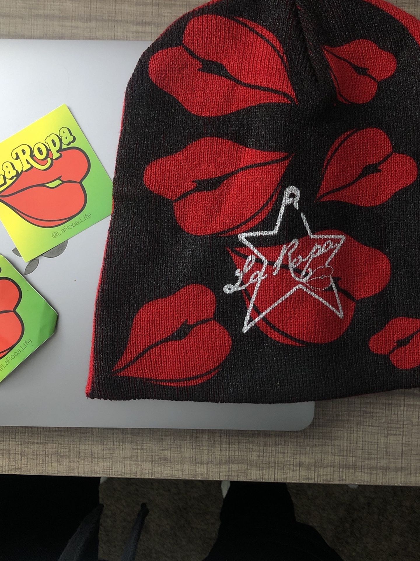 La Ropa Lip Beanie