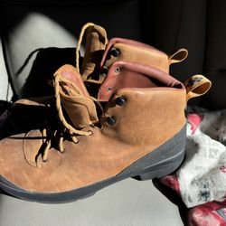 men’s size 12 Leather boots NEW
