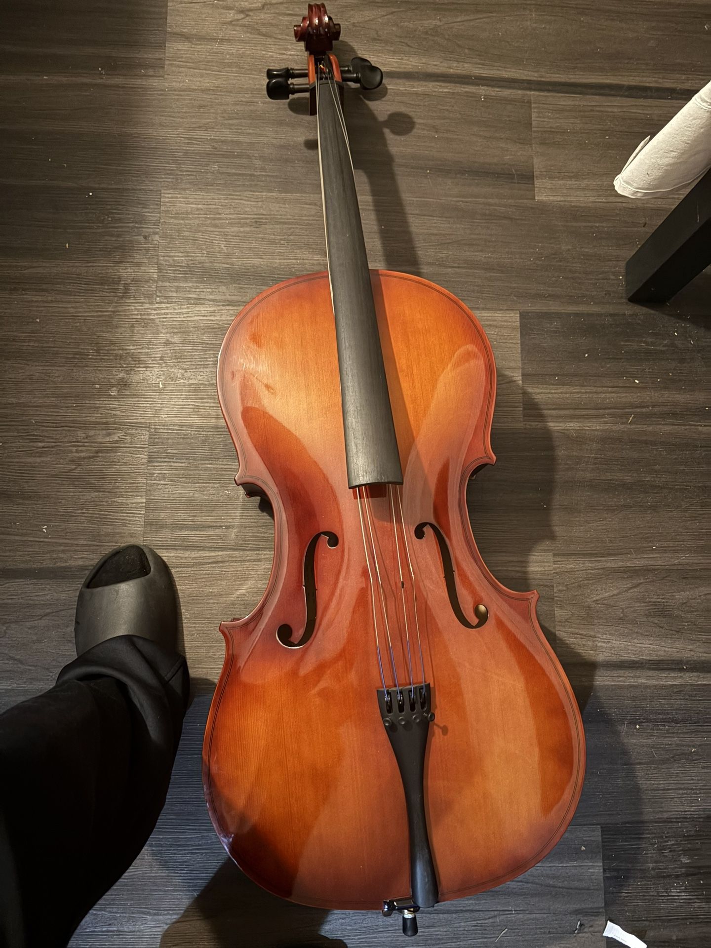 Full-size stroble 4/4 model MC75