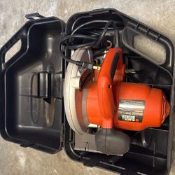 Black & Decker Saw