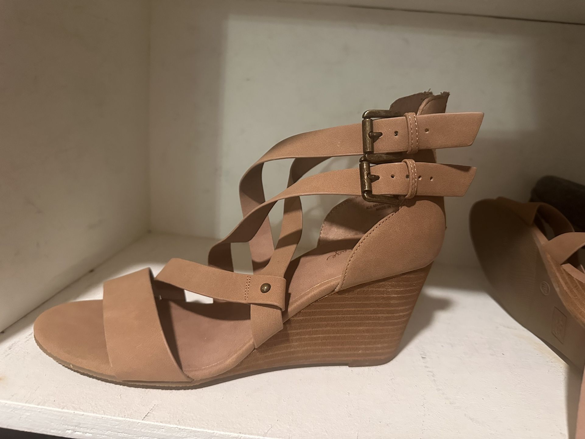 NEW Crown Vintage Wedge Sandals – Nude, Size 9.5 – $40