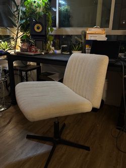 Comfy chair with wide cushion