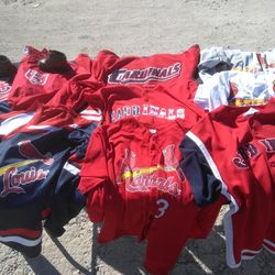 CARDINALS JERSEYS CLOCK. READ DETAILS