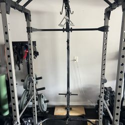 Squat Rack With Lat Pull