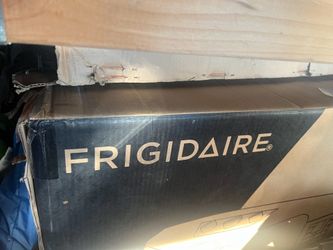 Frigidaire evaporative cooler new in box huge