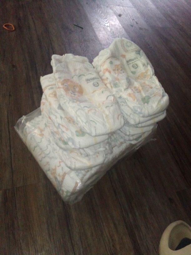 50 Huggies Diapers Size 3