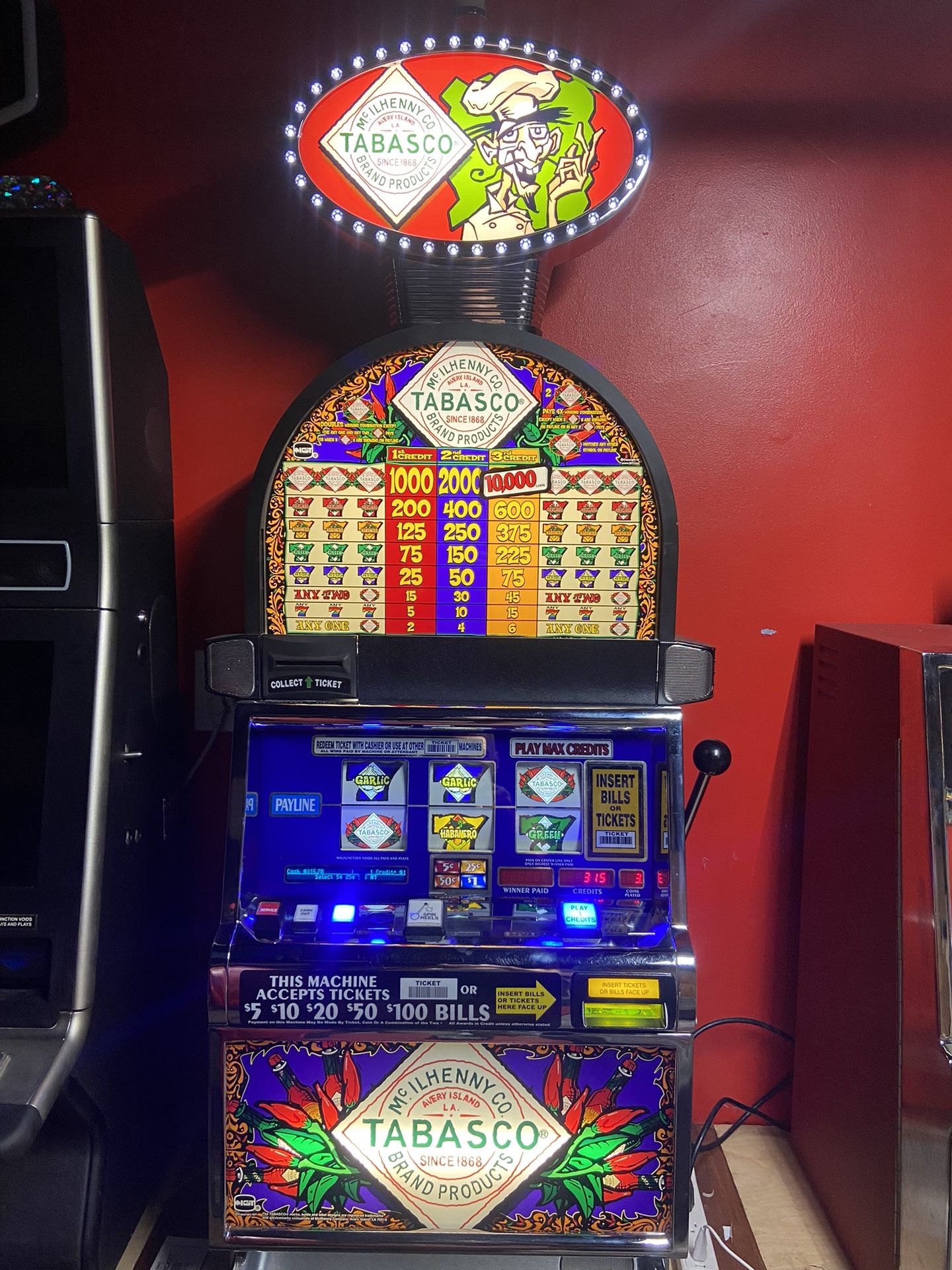 IGT S2000 Round Top “Tabasco” Slot Machine