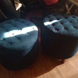Vanity/Foot Stool W. Inside Storage