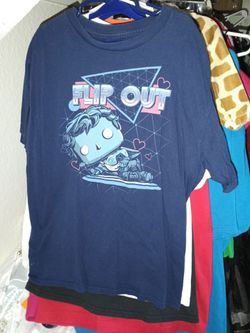 Kids fortnite shirt size Large