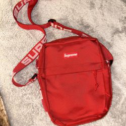 Supreme Shoulder Bag (SS18) for Sale in Ventura, CA - OfferUp