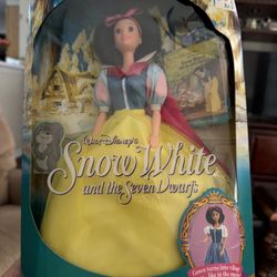 Snow White Barbie Doll- Vintage