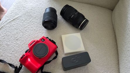Pro Content Creator Bundle: Sony A7 IV

+ 2 Lenses (Tamron 28-75 f2.8 G2) + DJI Mic

System