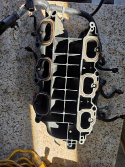 2011 jeep grand Cherokee Intake Manifold with Wiring Harness