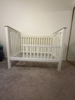 Pottery Barn Kids Kendall 4-in-1 Convertible Crib – White