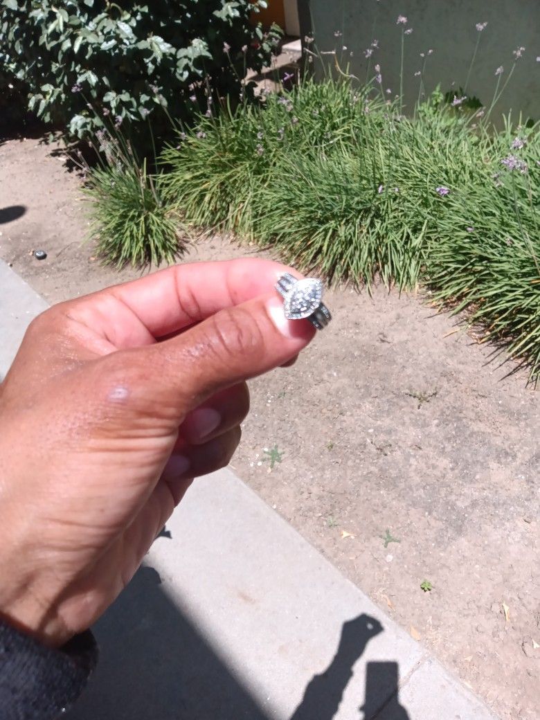 Ladies Diamond Ring