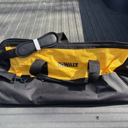 Dewalt 24” Contractor Bag