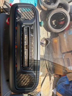 13-18 Dodge Ram 1500 Black Mesh Style Bumper Hood Grille w/ LED Lights