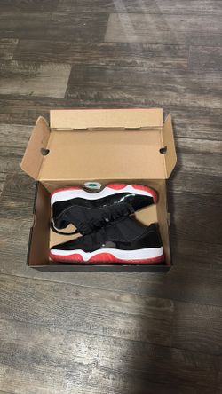 Jordan 11 low breads