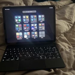 iPad Air M2 (under Warranty) 