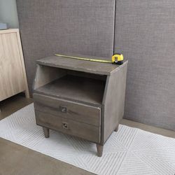 Stylish Accent Table / Side Table – Compact & Versatile