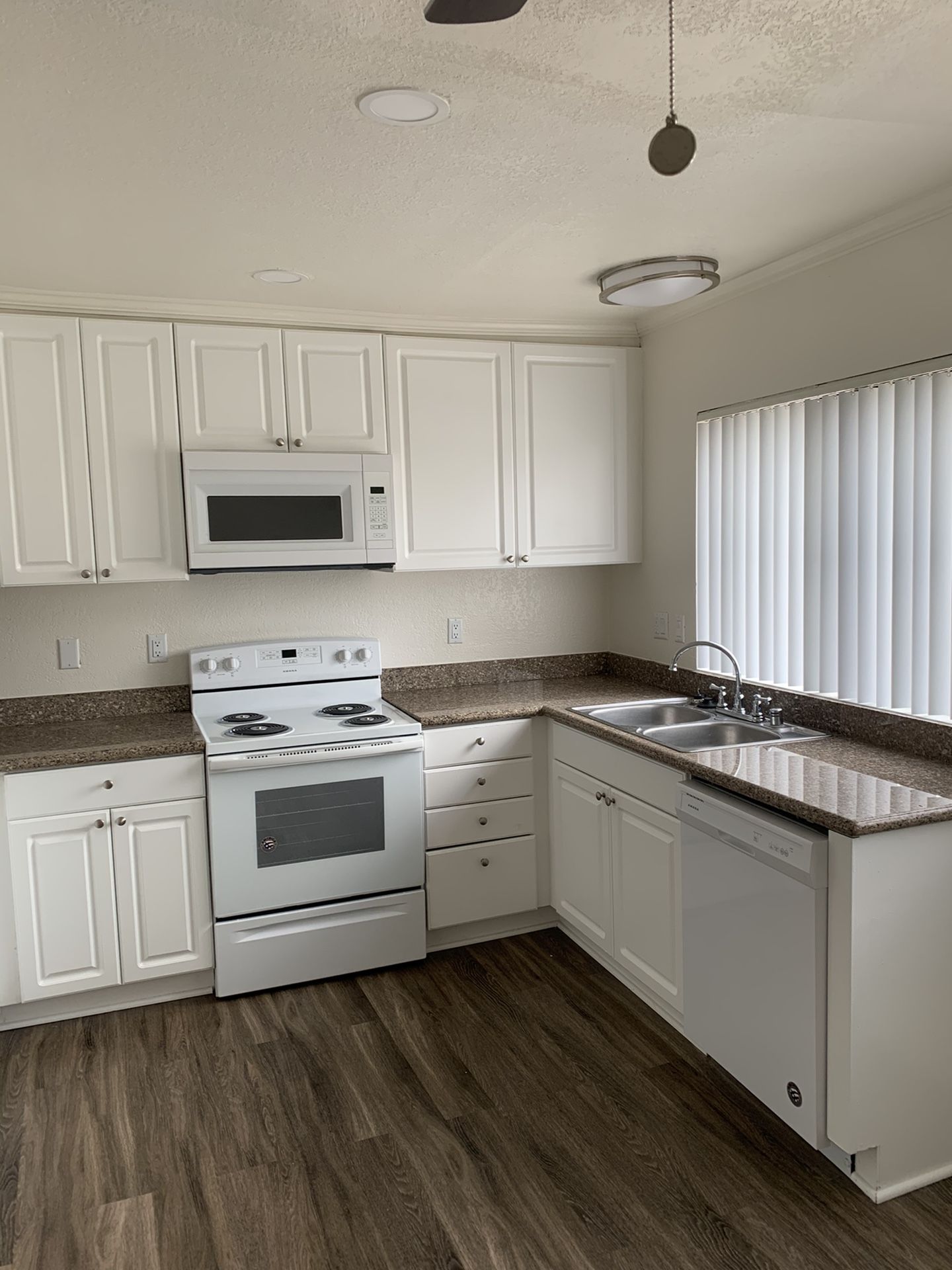 COMFORTABLE 2BED1BATH