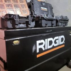 RIDGID Universal Storage Chest W/ 5 Stackable Box 