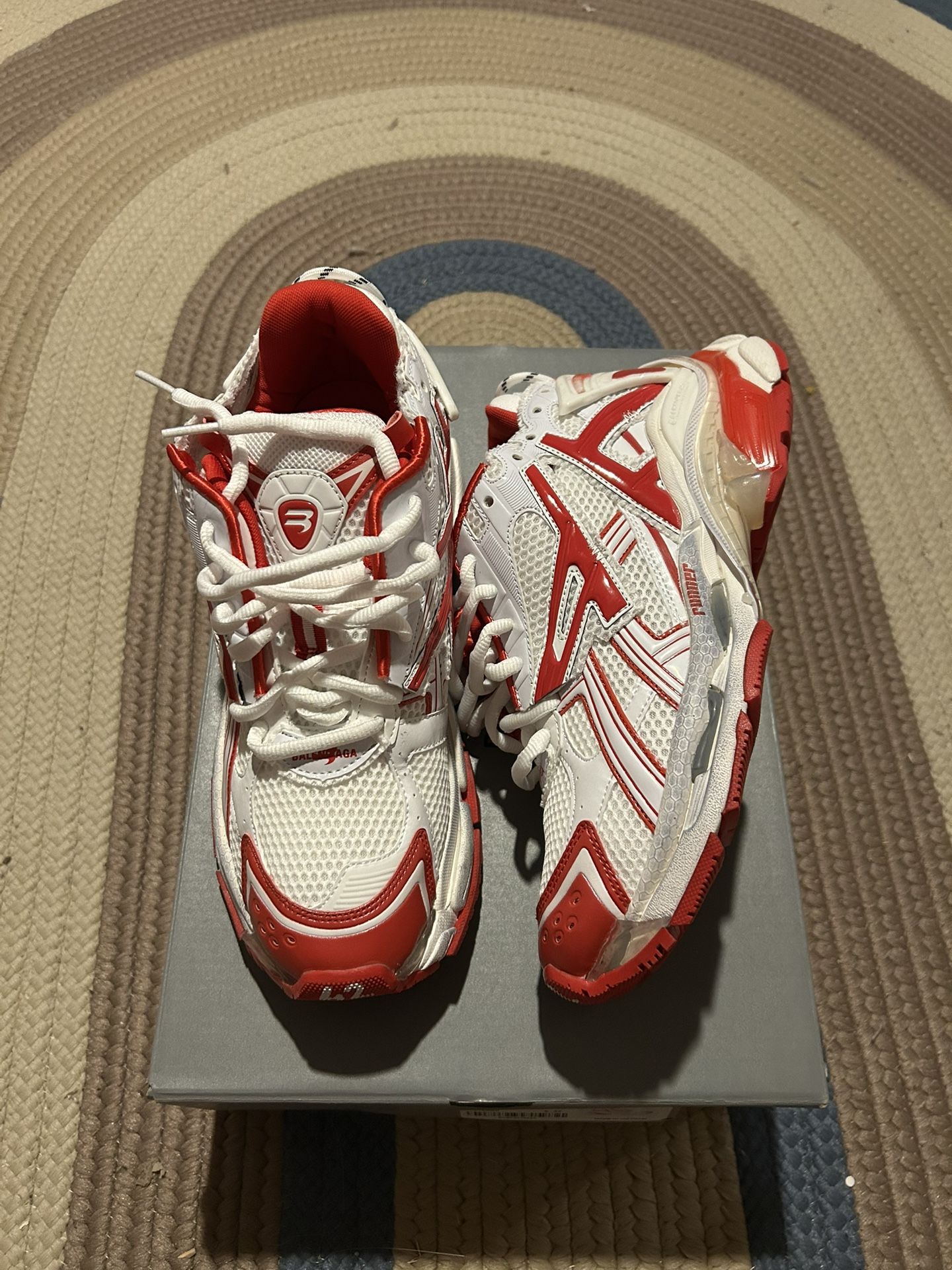 New Balenciaga Mens Runners Size 9/42