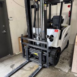 Electric Forklift