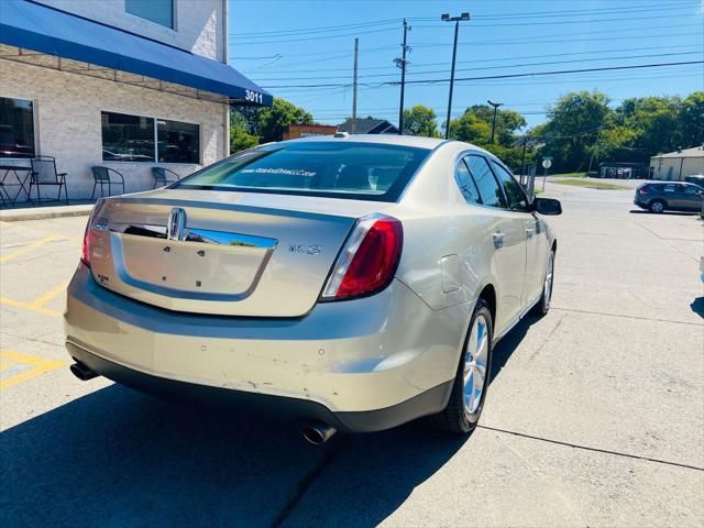 2011 Lincoln MKS