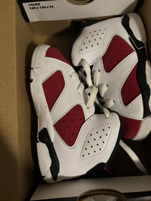 JORDAN 6 RETRO