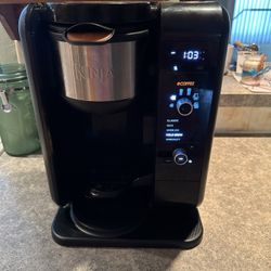 Ninja CP307 Hot and Cold Brewed System, Thermal Carafe, Frother, 6 Sizes, 5 Styles For Coffee And Tea 