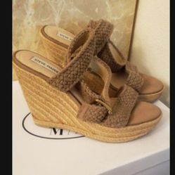 $30.! STEVE MADDEN Wedge,  SIZE 9.5 (Suede).