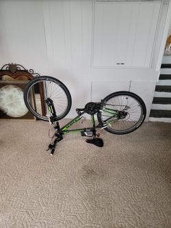 Trek 3500 Mountain Bike 3 Series With Bontrager Tires