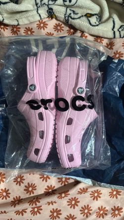 PINK CROCS