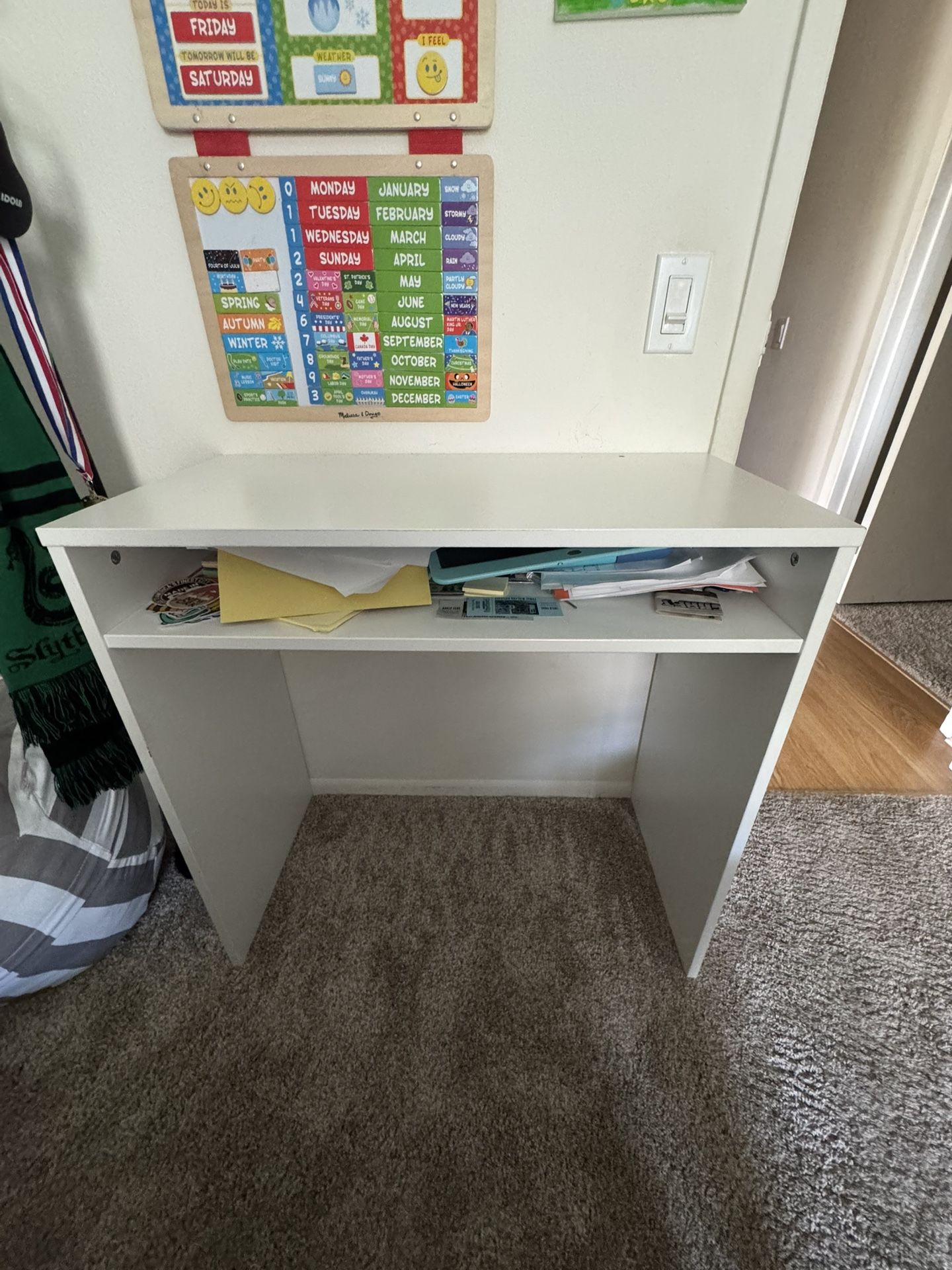 Small Desk With Storage Shelf
