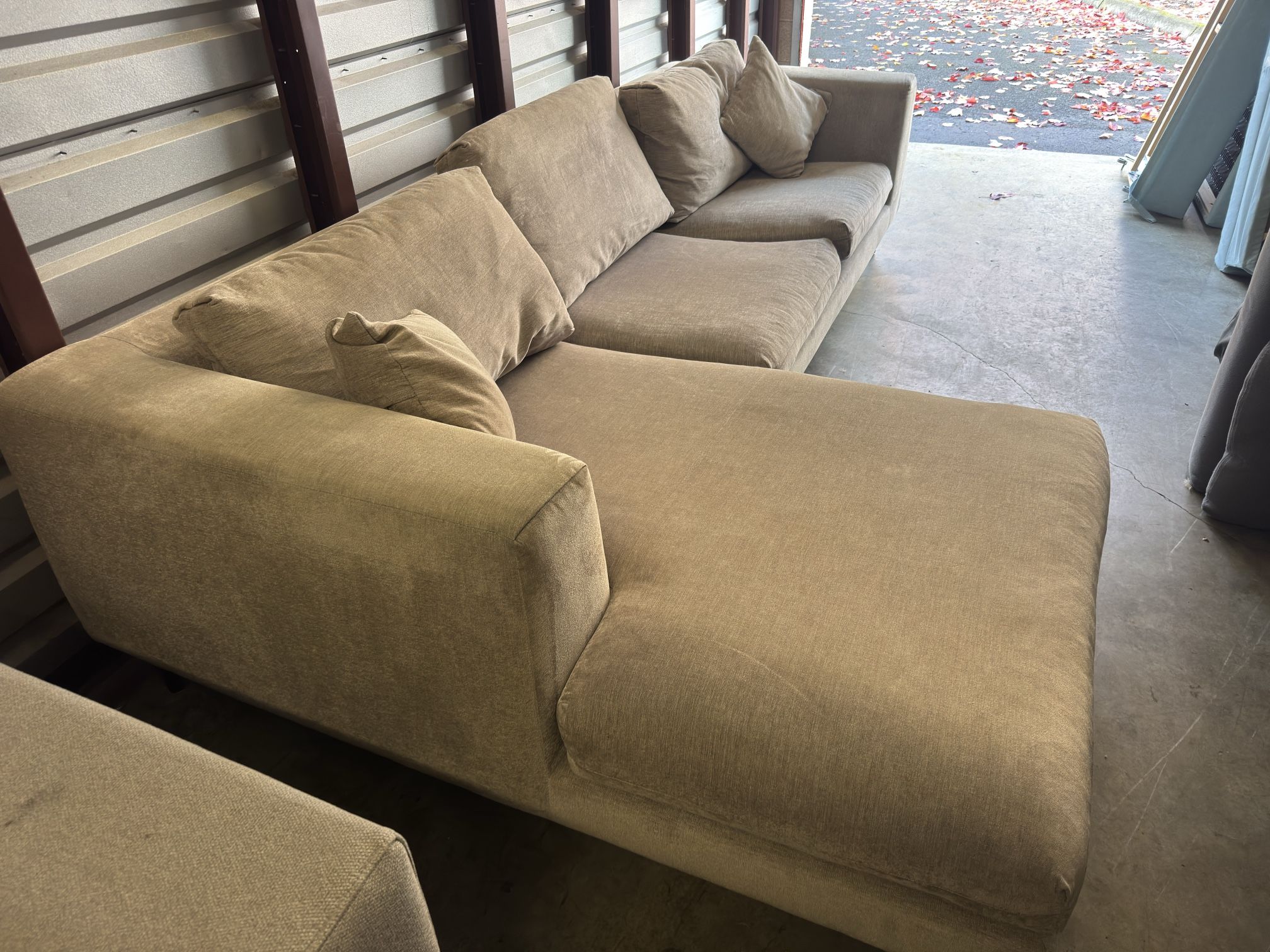 Sectional Couch Sofa (Free Delivery)π