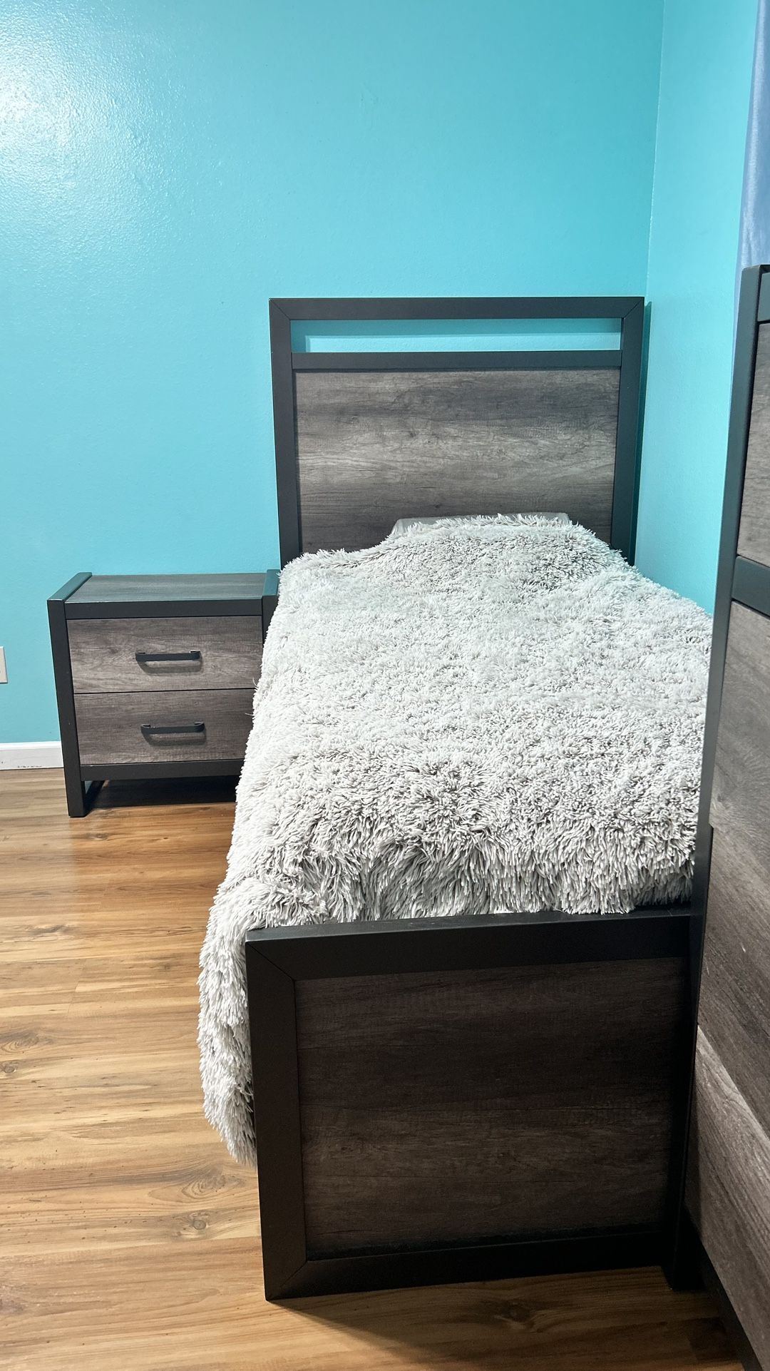 2 Twin Bedroom Sets $500 Each
