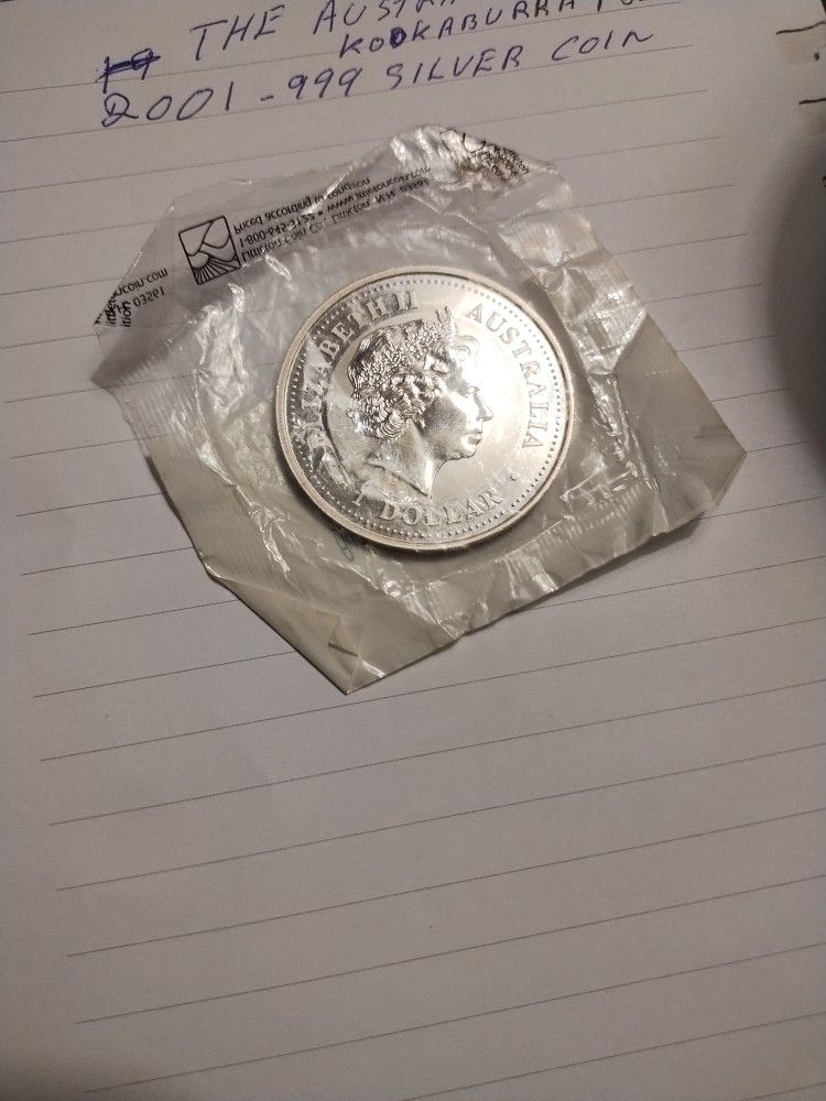 Elizabeth 11 Australia 1 Dollar. 2001.Tree Bird Rare.
