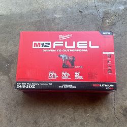 Milwakee 5/8” Sds Plus Rotary Hammer Kit