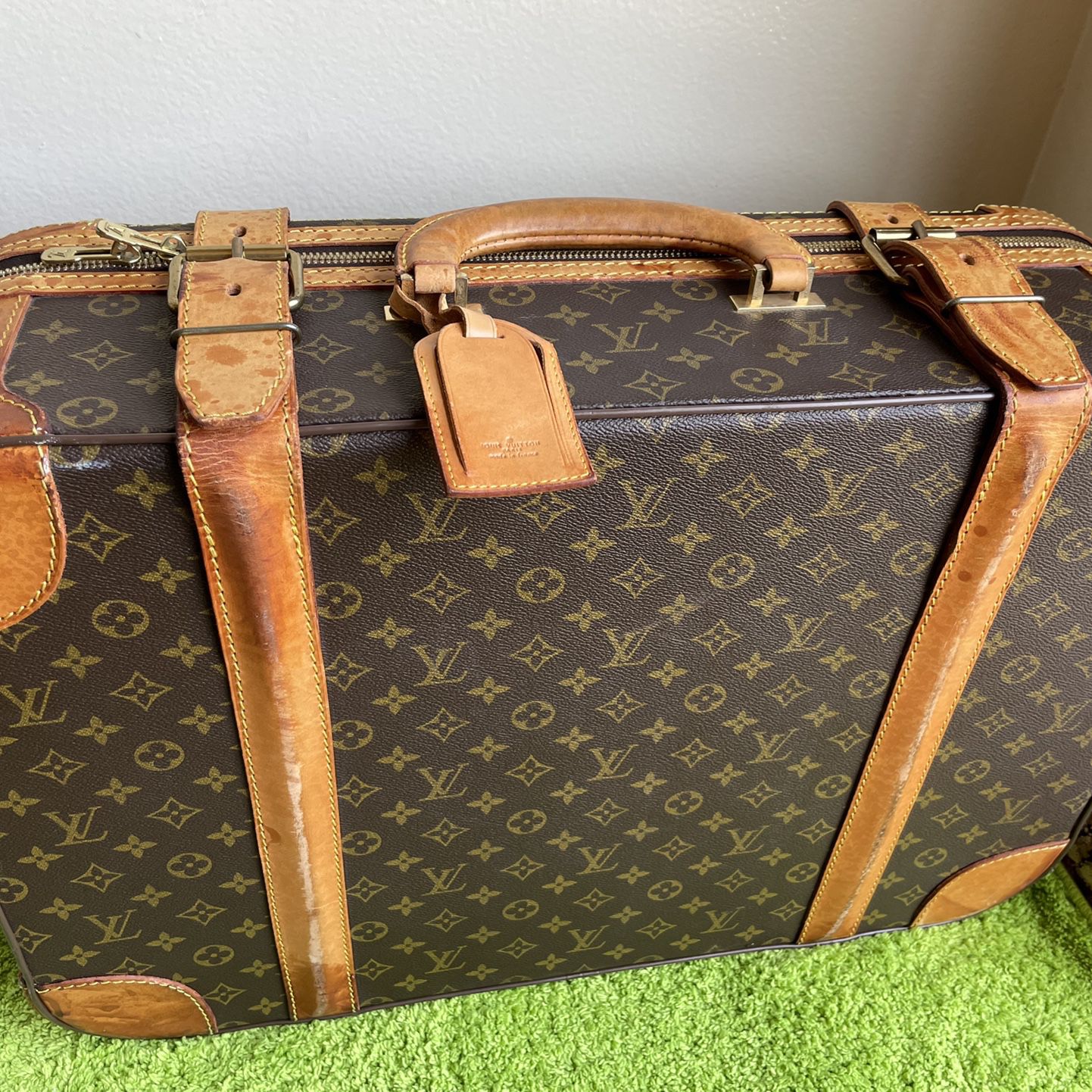 vintage suitcase louis vuittons