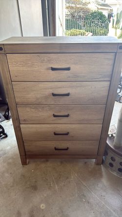 Dresser