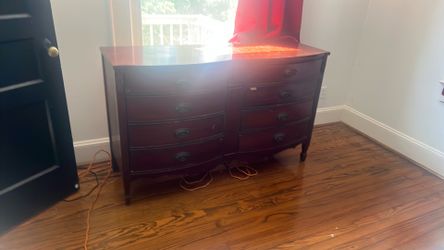 Dresser set