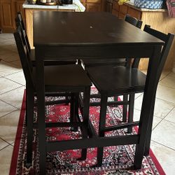 Ikea Dinning Table And Chair Set Of 4