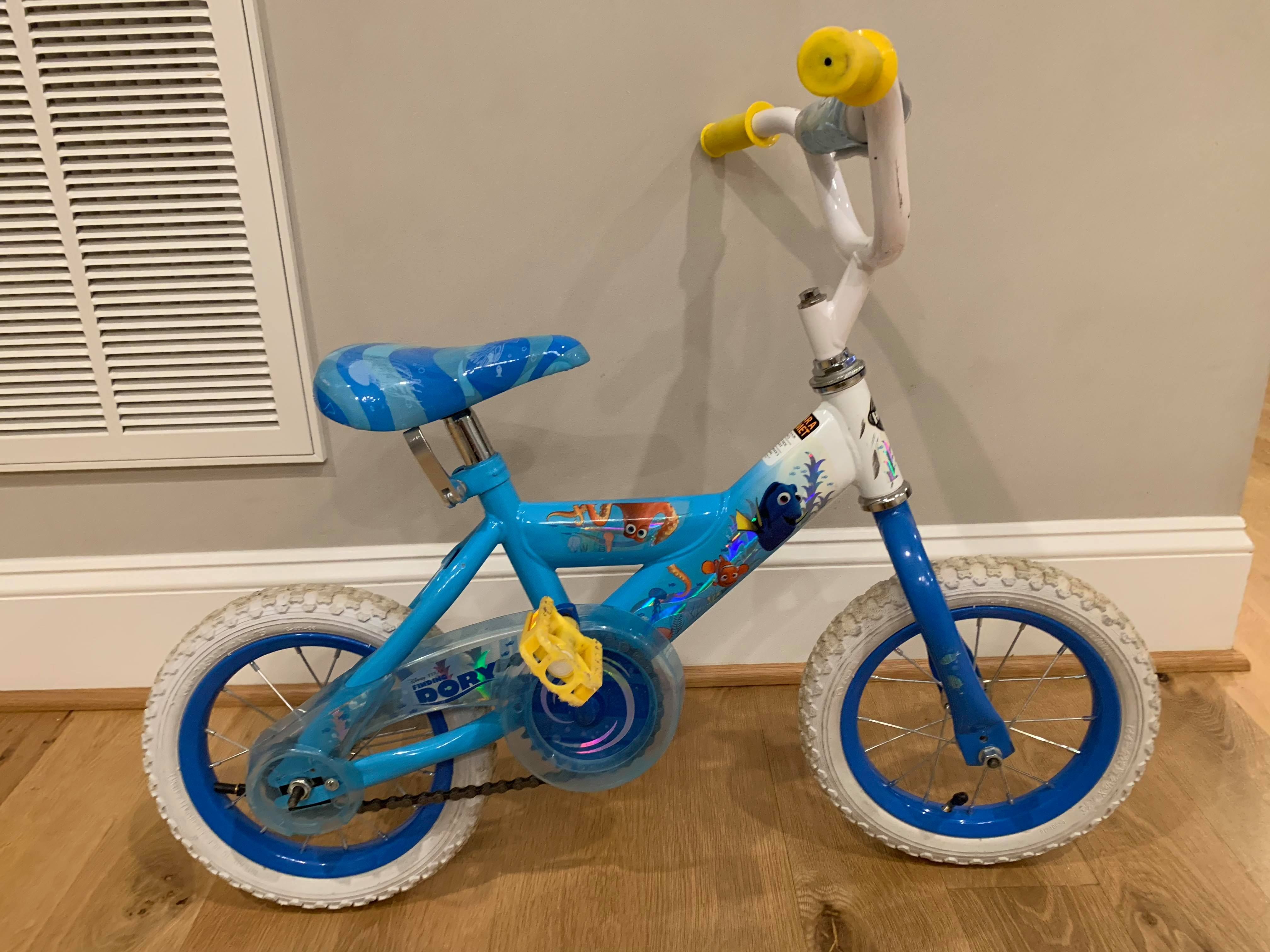 12" Disney Finding Dory Kids Bike with Training Wheels