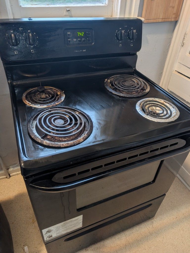 Frigidaire Electric Stove