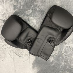 Round 9 Gloves