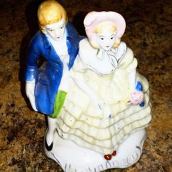 Vintage Porcelain Victorian Courting Couple Bisque Figurine Made In Japan
